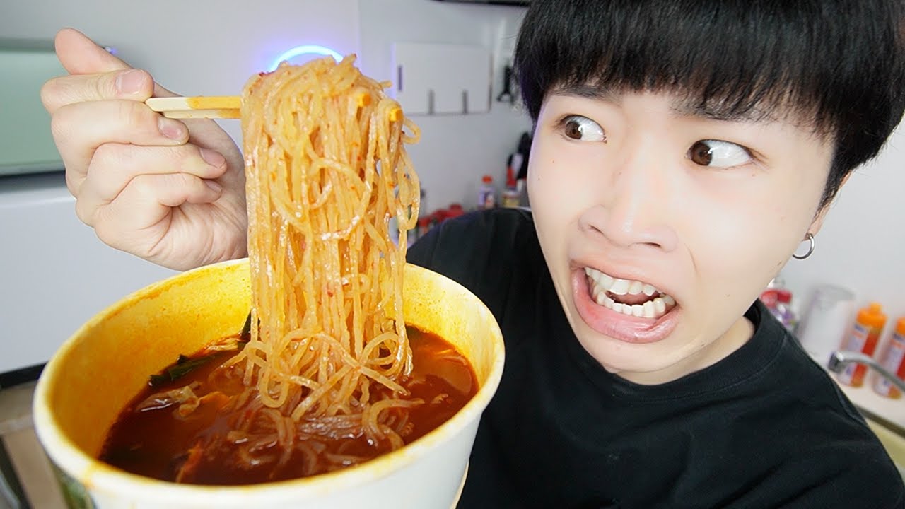 【激辛】ウーバーイーツで１番辛いラーメン頼んだらマジで死にかけた...
