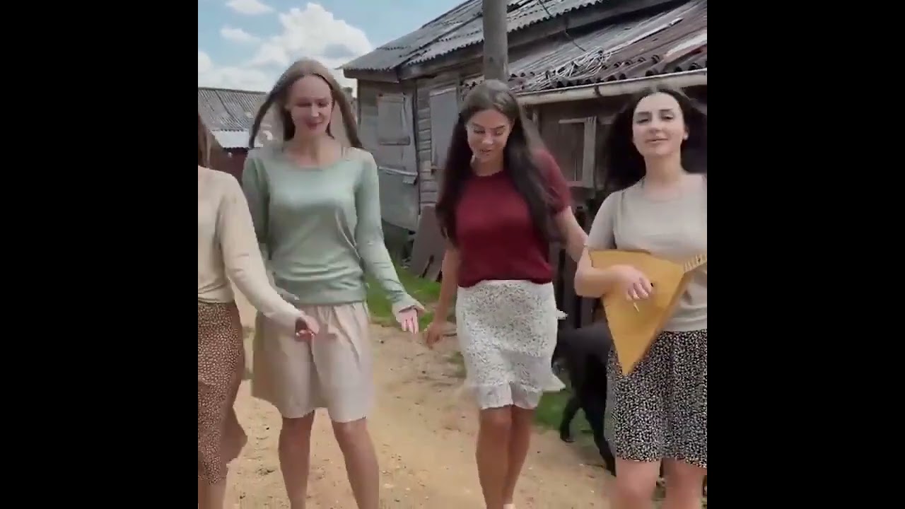 funny girls singing