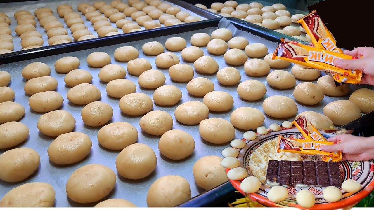 هادي هي حلوة لي تهنيك فالعيد كيحمق عليها الكل😋بلا طابع وكتخرج كمية كثيرة/لذيذة وهشيشة ذوب فالفم