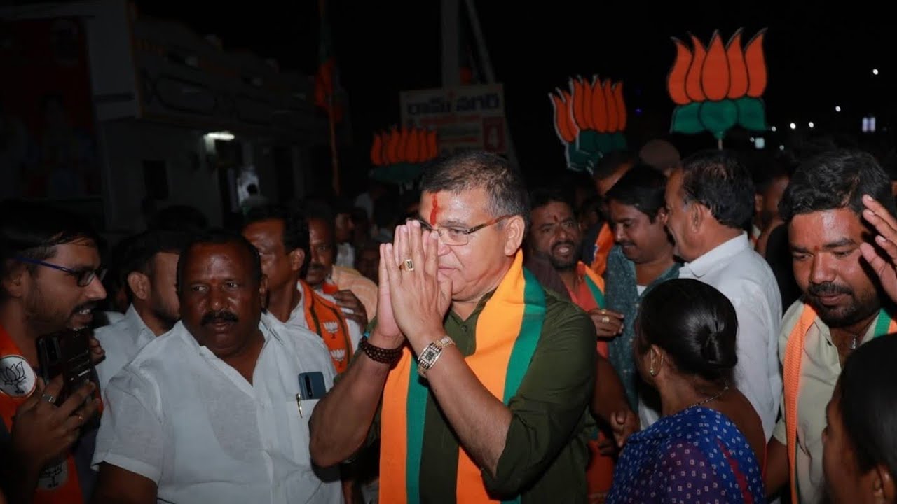 మున్సిపల్ ఎన్నికల ప్రచారంలో భాగంగా  ఆర్మూర్ పట్టణం జిరాయత్ నగర్ లో పాల్గొన్న MLA పైడి రాకేష్ రెడ్డి