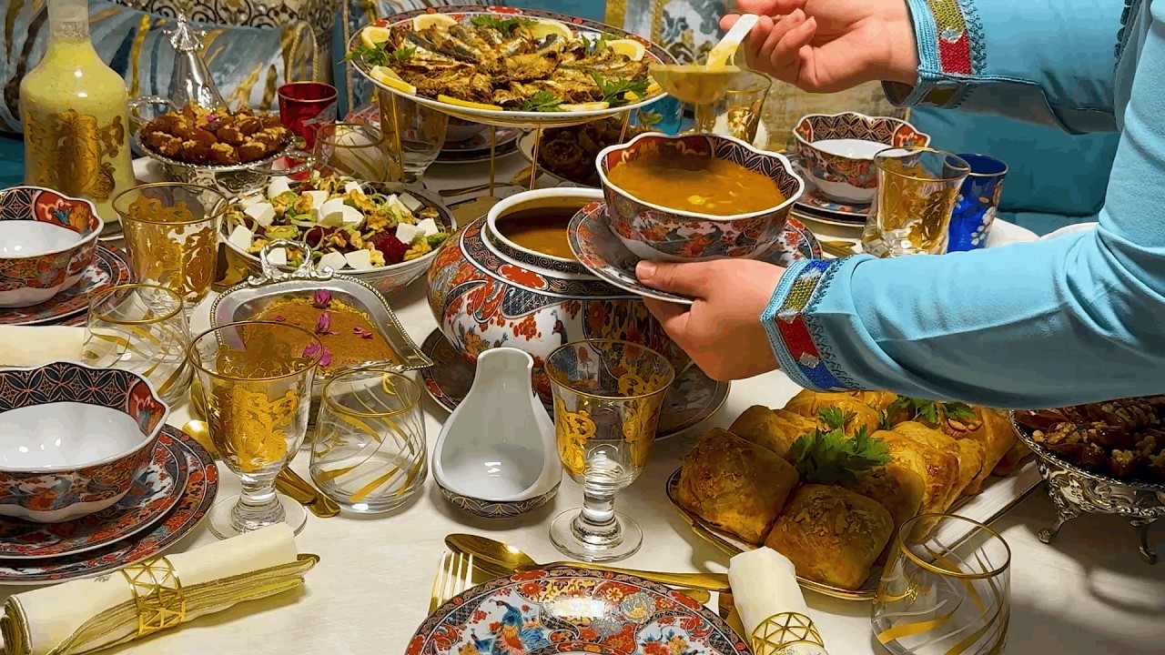 فطور رمضان🌙مائدة افطار مغربية 🇲🇦 متنوعة شهيوات اقتصادية🔥مملحات الحريرة عصير منعش👌 التحلية عشاء سحور
