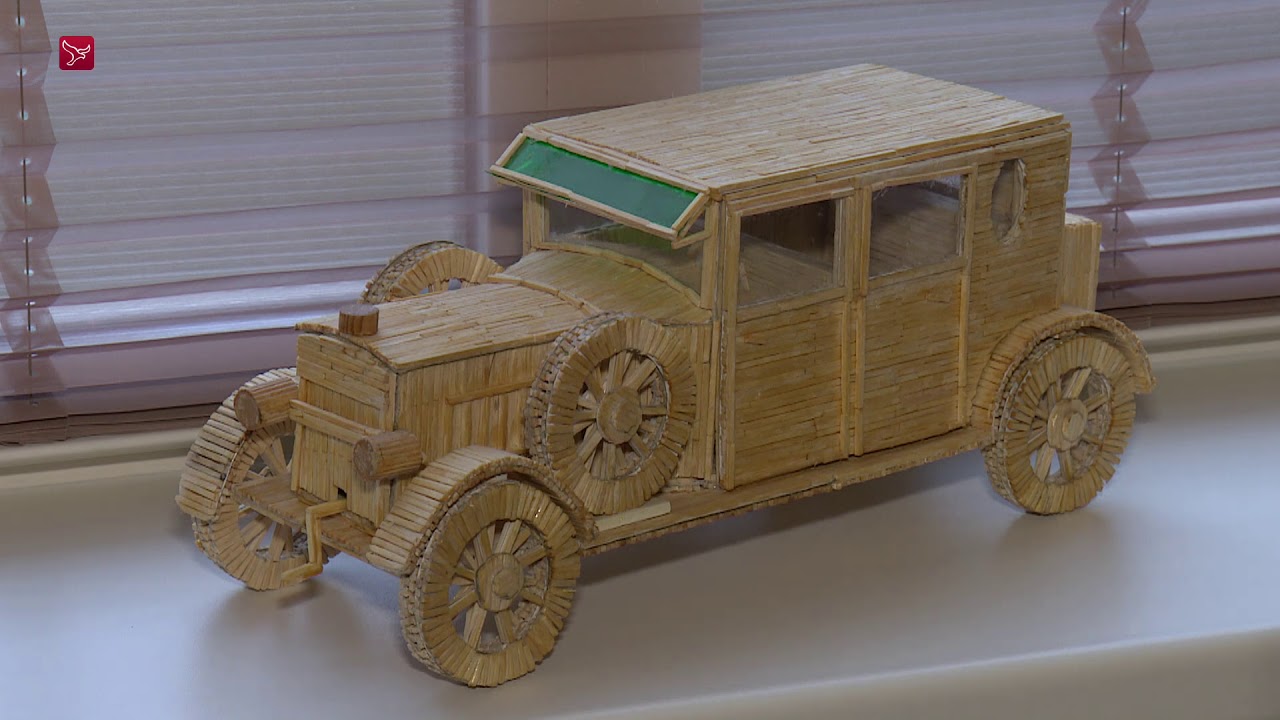 Locomotief van luciferstokjes in Modelspoormuseum