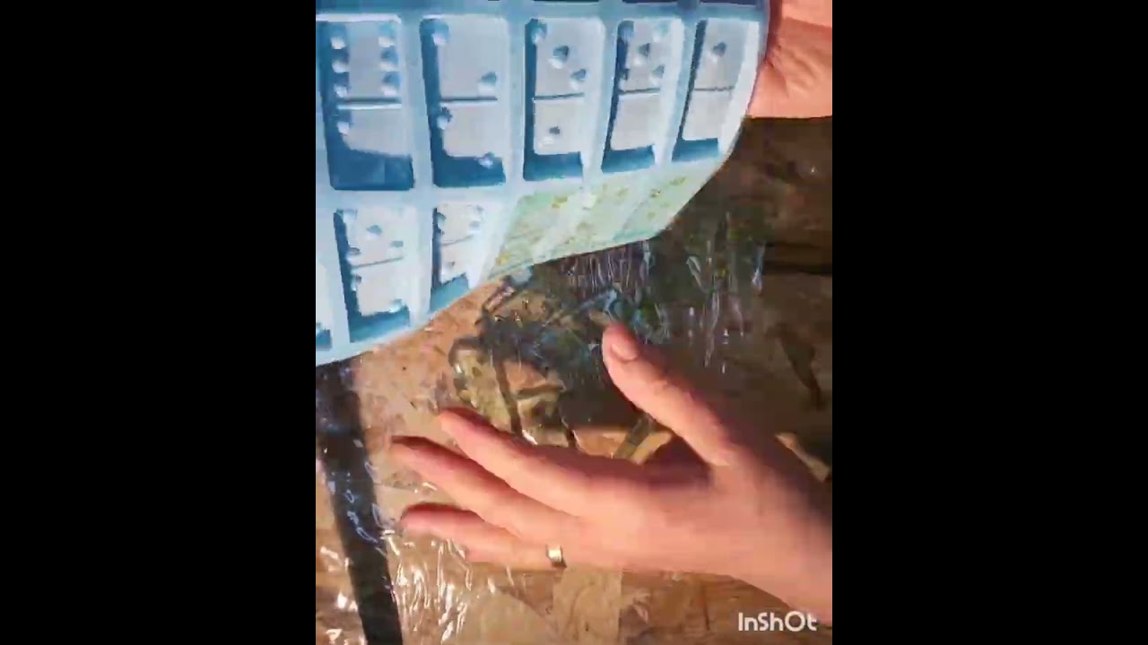 Dominó en résine tranparente et incrustations "marine"