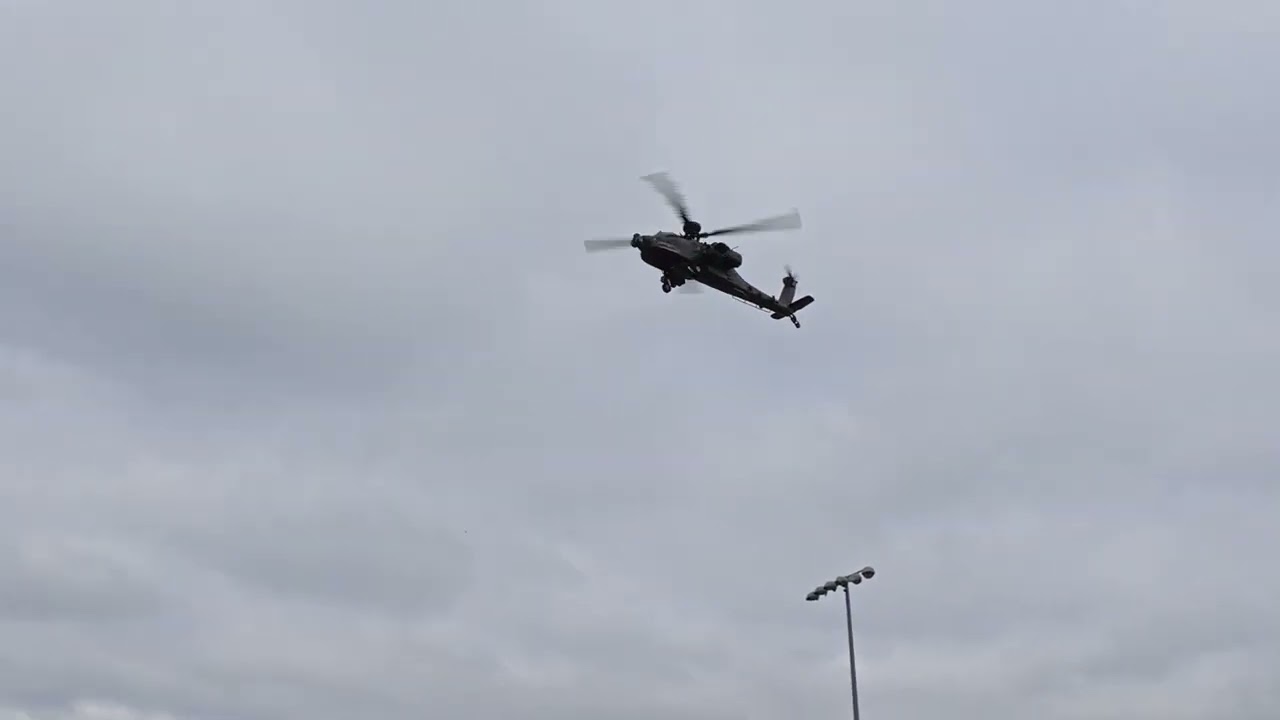 APACHE LONGBOW AH-64