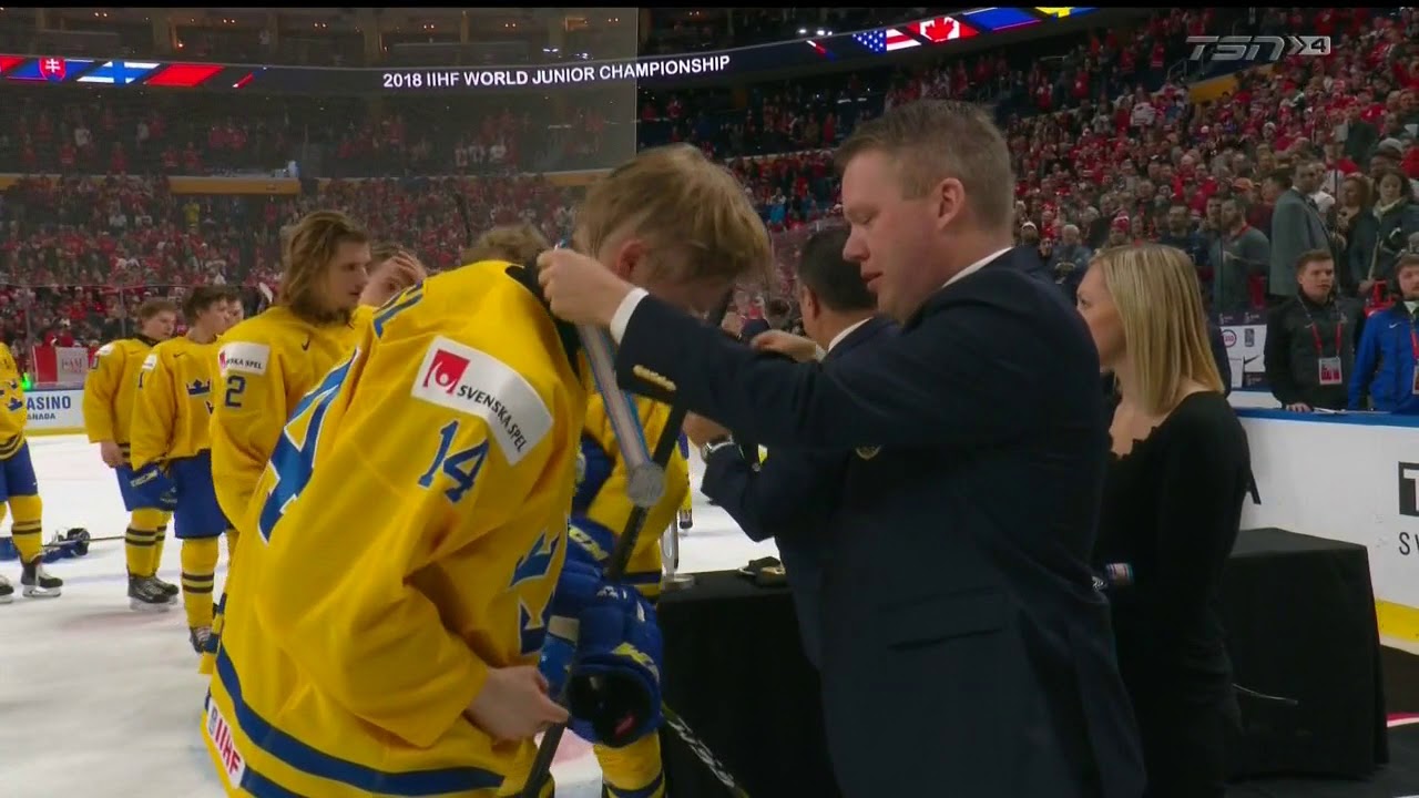 Swedish Player Throws His Silver Medal Into Crowd - Canada vs Sweden Gold Medal Game 2018 WJC 1.5.18
