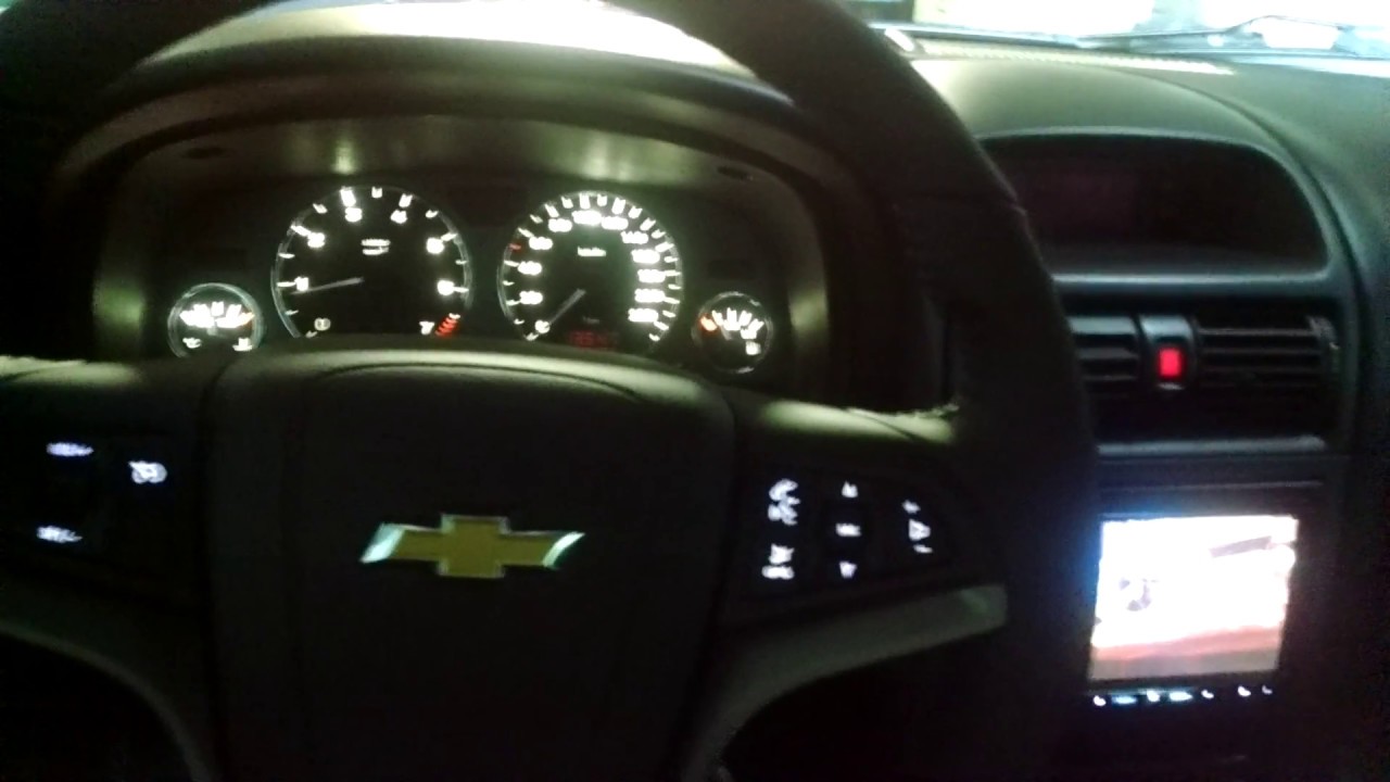 Chevrolet Astra com volante multifuncional instalado no sistema original @mssoundosasco