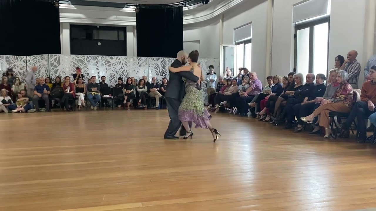 Milena Plebs & Rodrigo Fleitas. “Buscándote”, Fresedo
