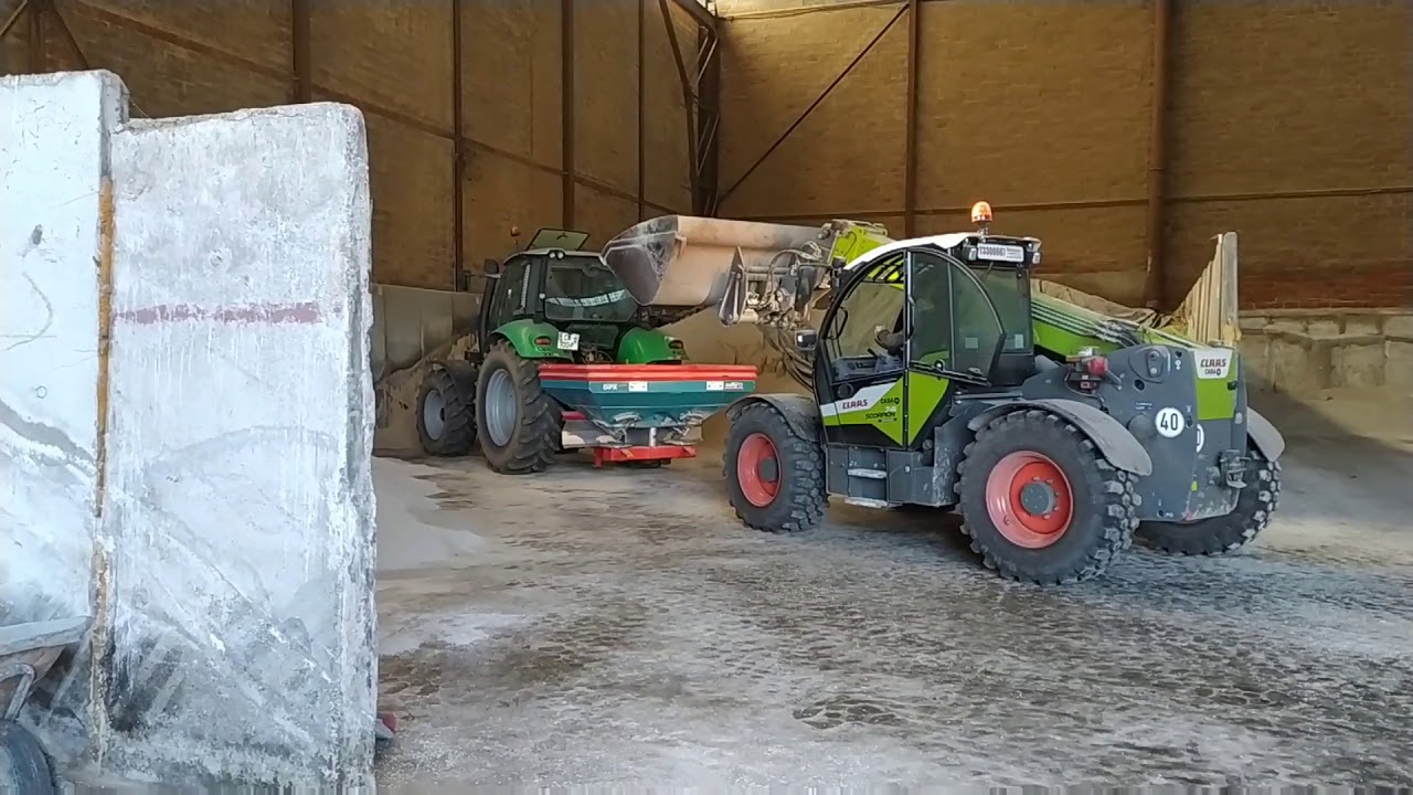 épandage d'engrais sur les pâtures 2021 avec un Deutz M625