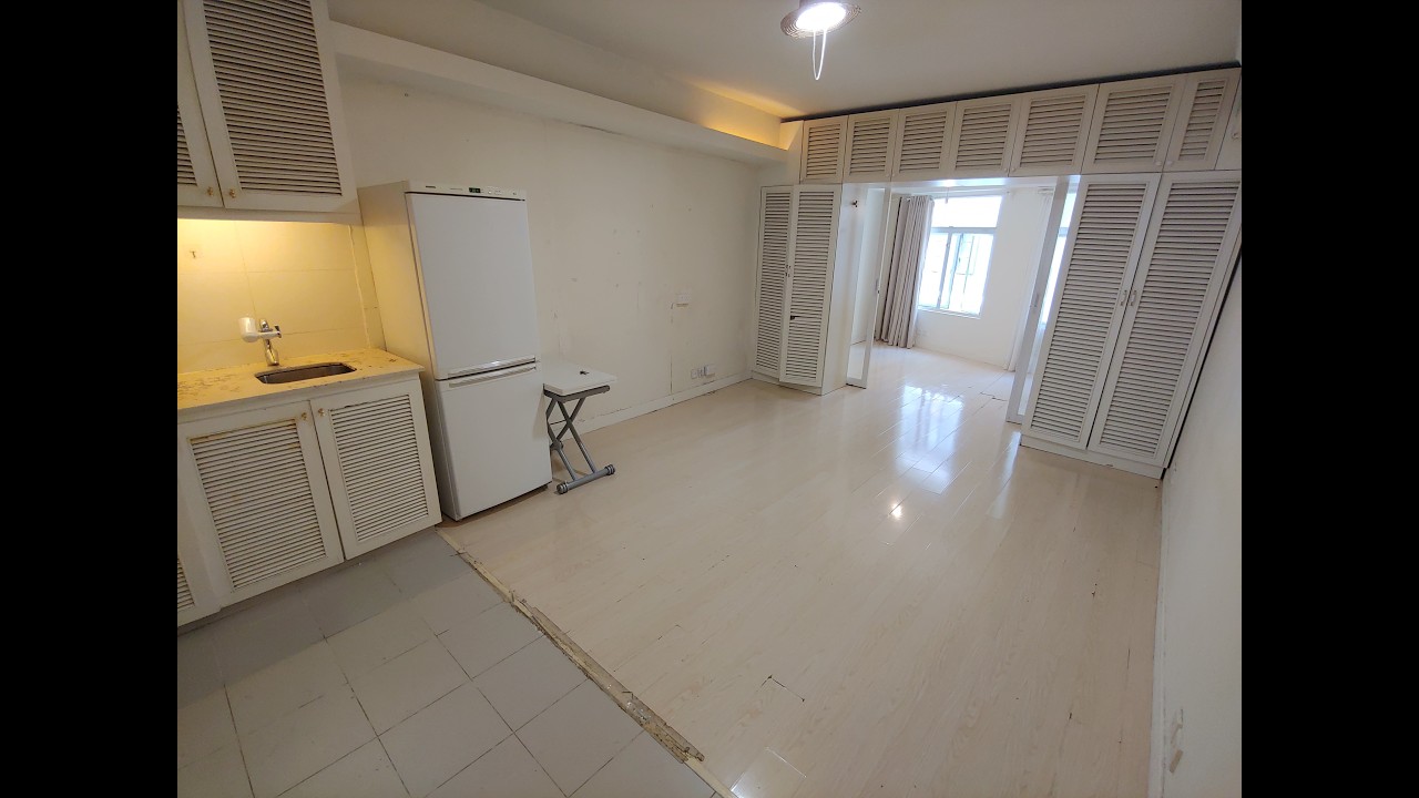 Central $17,500 net 460, 1 bedroom, Aberdeen Street, walk up 2/F