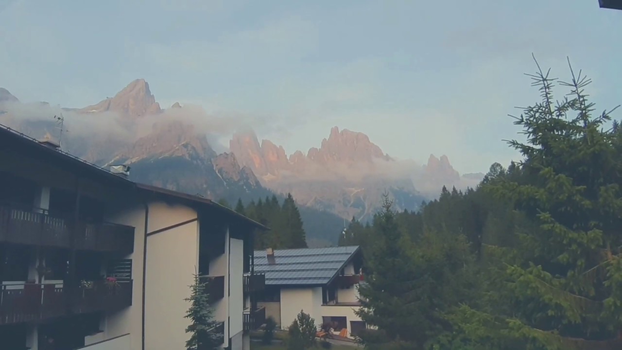 ЛЕС В ИТАЛИИ. ДОЛОМИТЫ . Pale di San Martino di Castrozza.