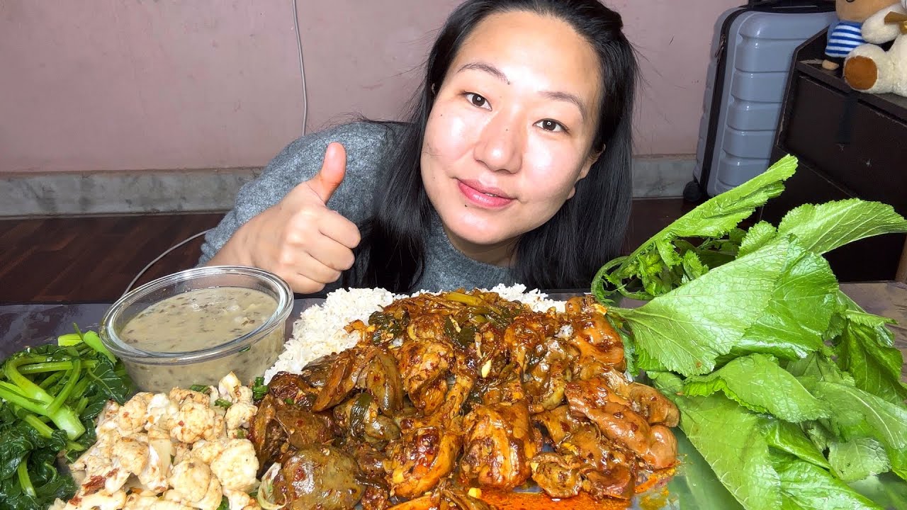 Sour Bamboo Shoots And Chicken Parts Fry, Cauliflower Singju, Sagol Hawai And Yam Curry, Mukbang