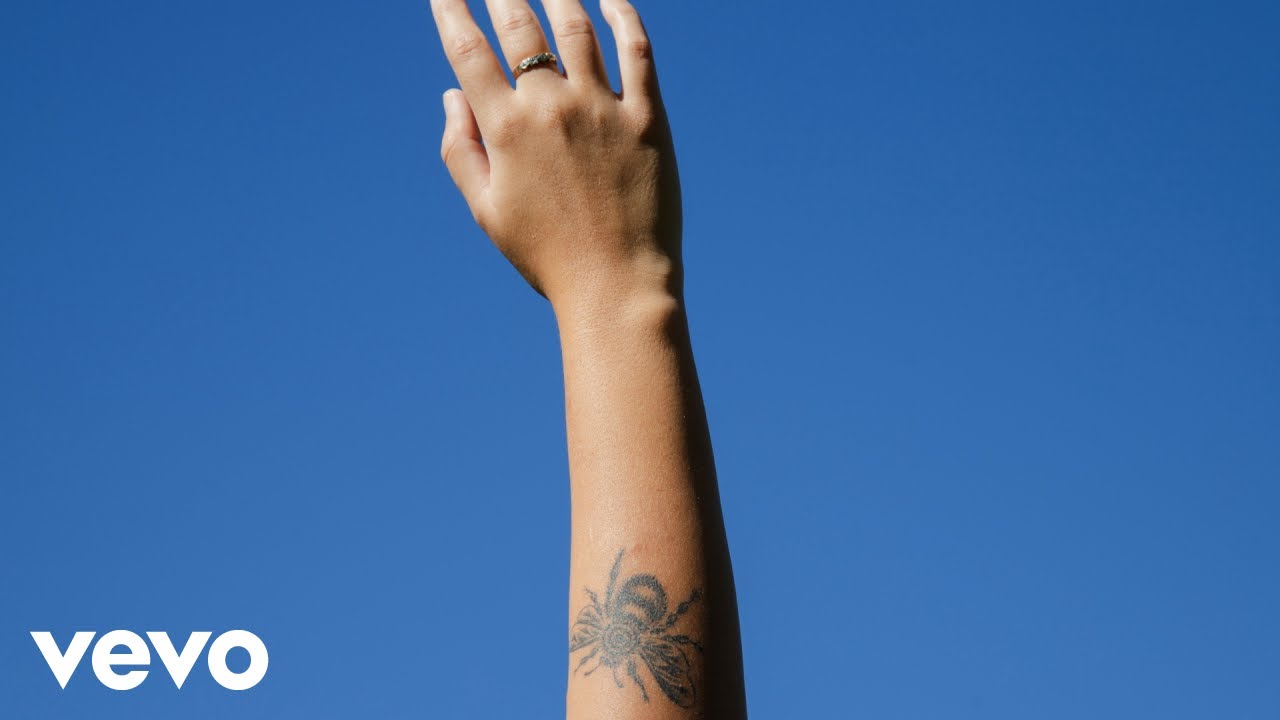 Paige - Waves (Acoustic) [Lyric Video]