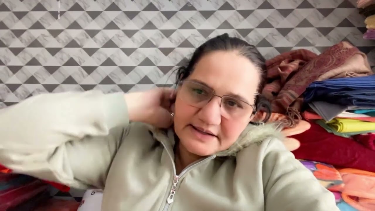 ऑनलाइन वालो ने ऑफलाइन वालो की दुकानदारी खत्म कर दी #utubeshorts #shoppingvlog vedio 