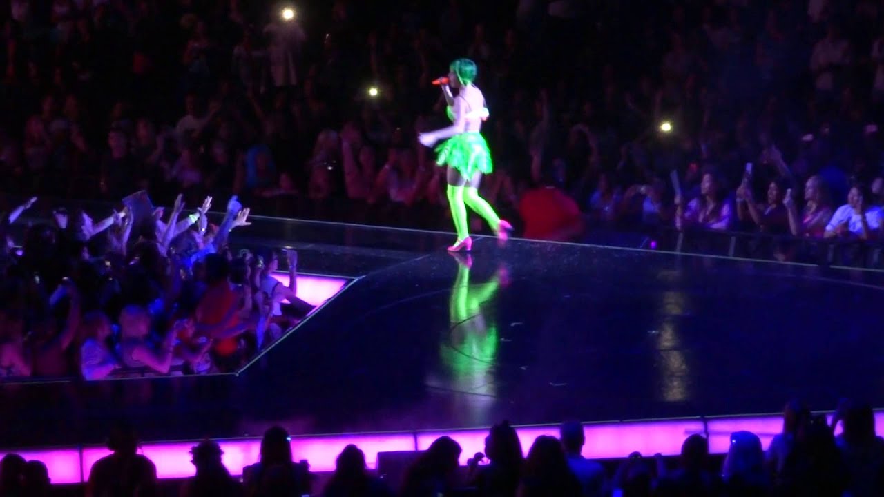 Teenage Dream / California Gurls - Katy Perry 