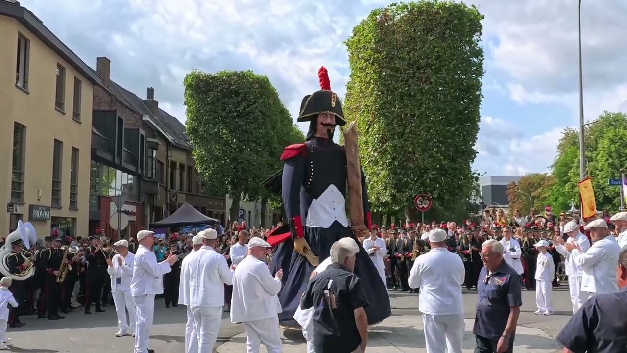 Le Carnaval de Paris, avec Sven, SAMSON et la Fanfare de Moulbaix-Ligne