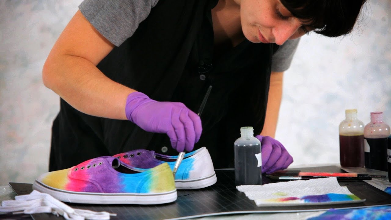 How to Tie Dye Shoes & Sneakers | Tie Dyeing