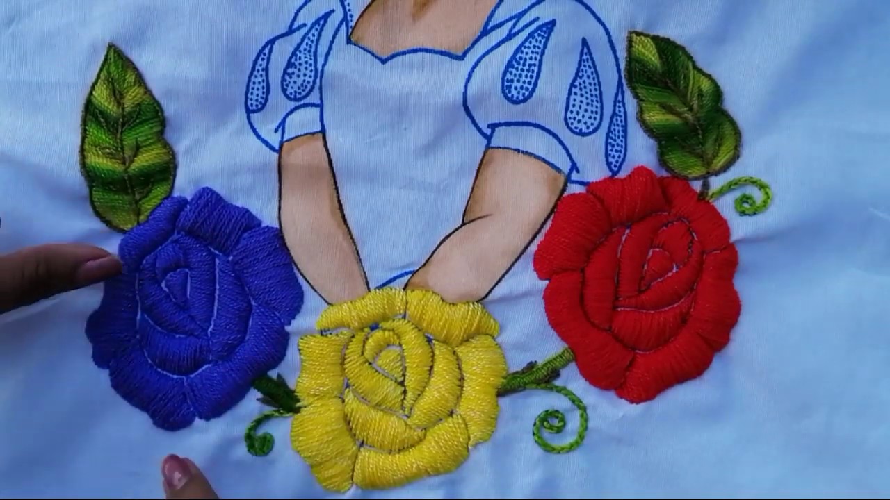 BORDANDO ROSAS Y HOJAS SENCILLAS  -  COJIN DE BLANCANIEVES