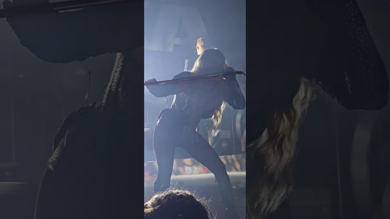 Erika Vikman Syntisten pöytä & Myynnissä Tavastia klubi 5.12.2025 
