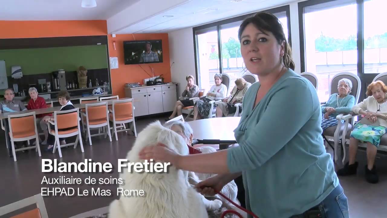 EHPAD du Mas Rome avec les animaux de la ferme