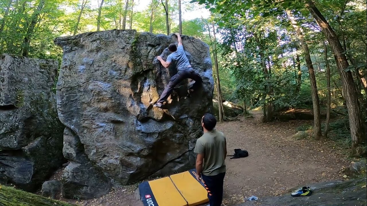 Escalade Bloc à Laramade (Ariège)