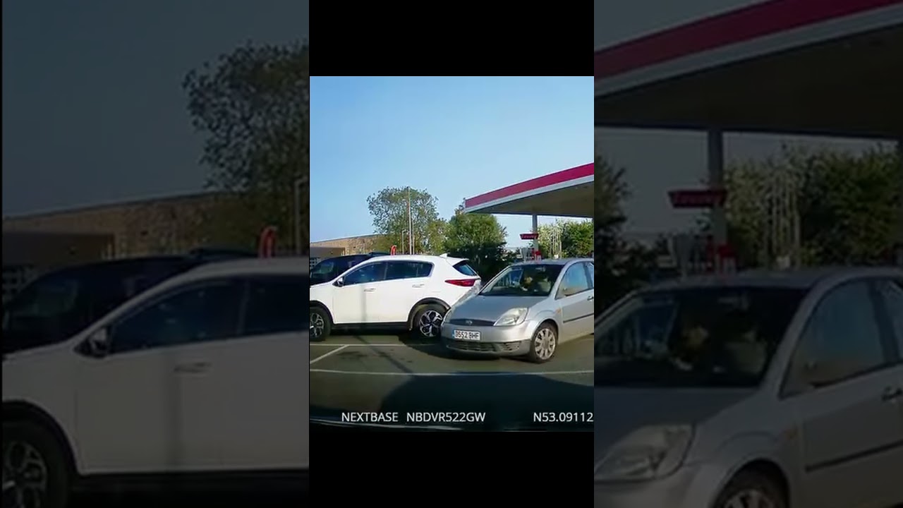 How NOT to Park a Car - Dashcam UK Road Rage, Bad Drivers