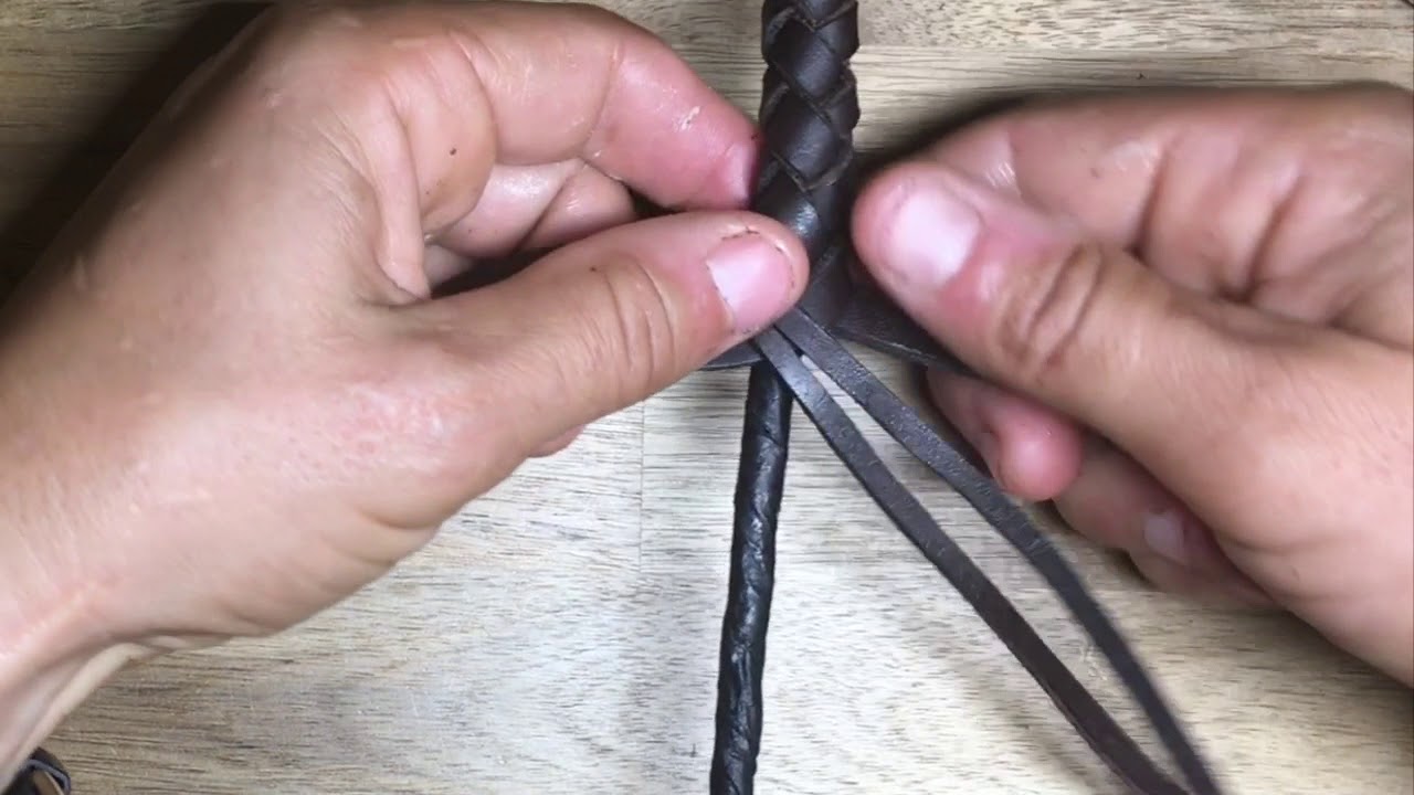 Hawaiian whip How-to Step 2 Braiding