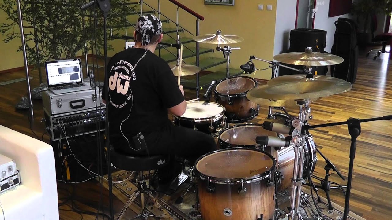 Earth Wind & Fire - September (drum cover with jammit)