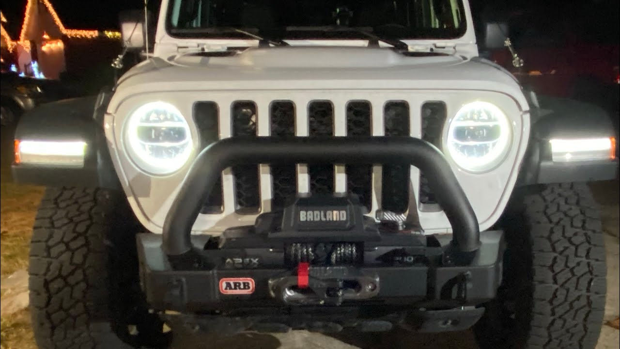 Jeep Gladiator Rubicon Build! ARB Deluxe Stubby Bumper, Badland Apex Winch! First Mod for Off-road!