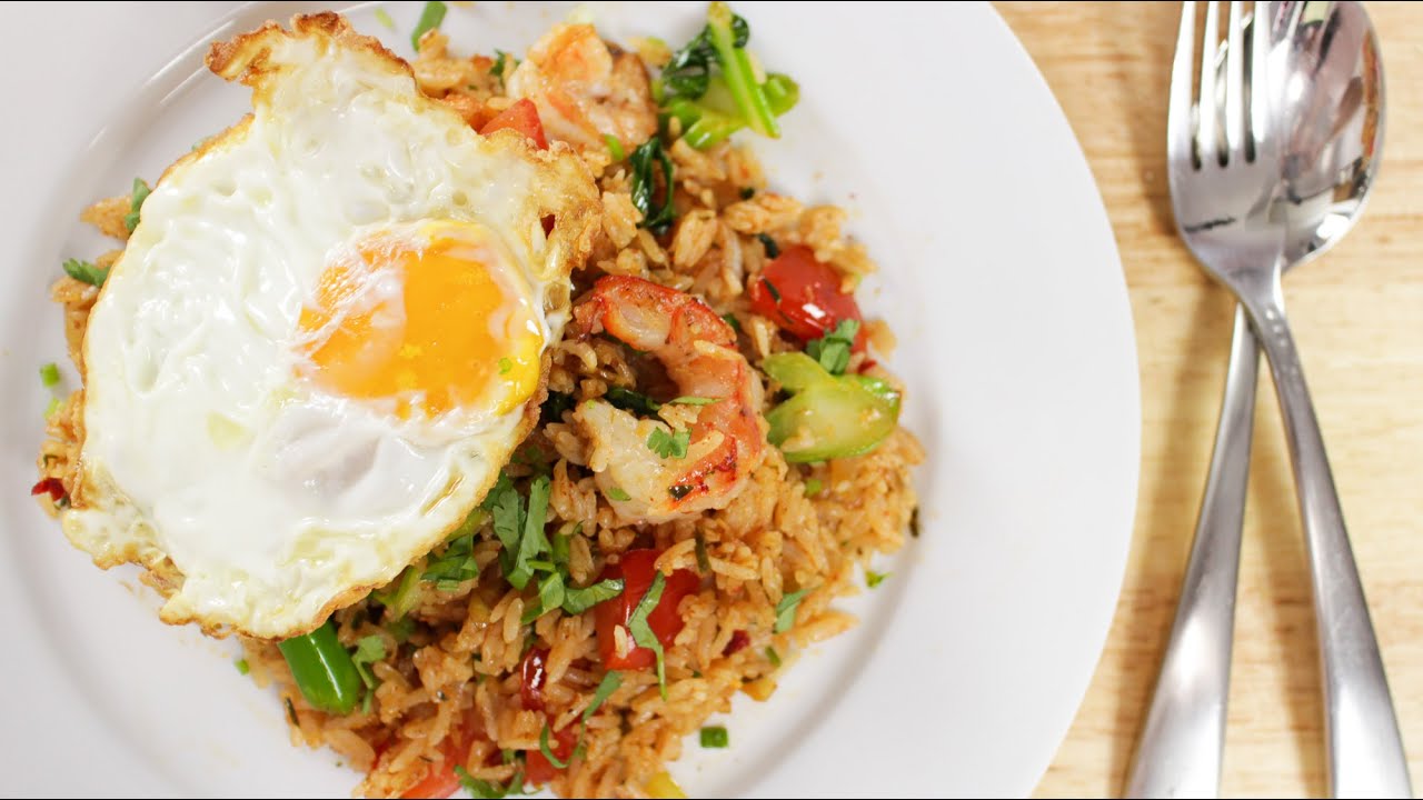 Tom Yum Fried Rice ข้าวผัดต้มยำ - Hot Thai Kitchen