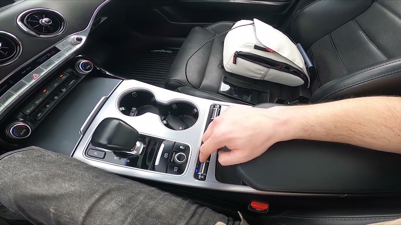 Wie aktiviere oder deaktiviere ich die Sitzbel&uuml;ftung im Kia Stinger (2017&ndash;heute)?