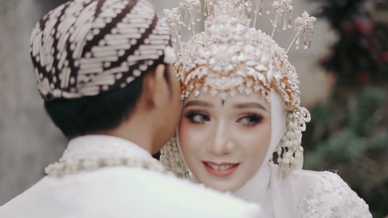 Wedding Cinematic Rizky + Arif | Semarang | Sony A7 + 50 mm + Zhiyun Crane Plus