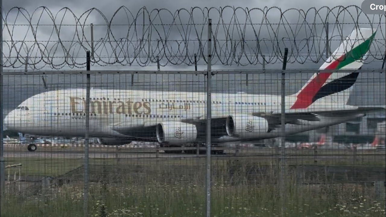 Mid afternoon plane plane spotting at London Gatwick LGW RW26L ops