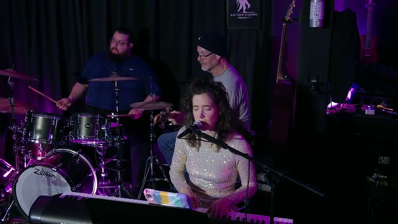 Marissa Zechinato and Loose Ties performing Creep.