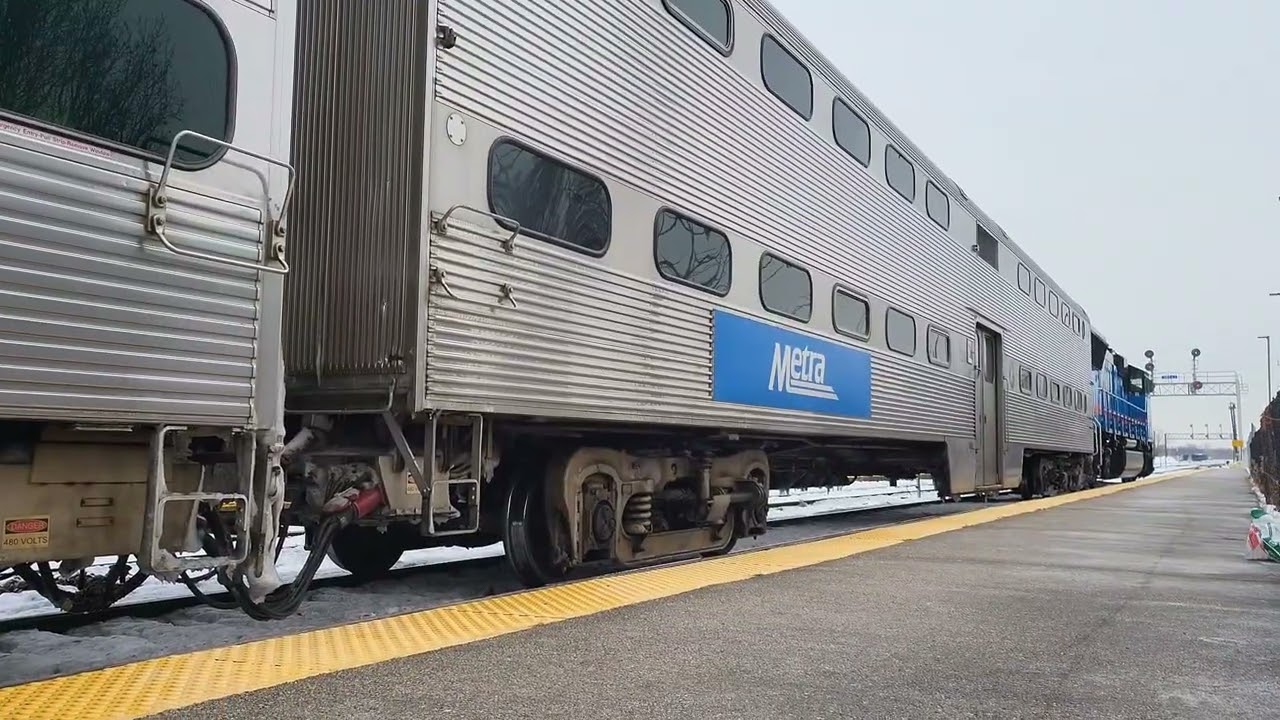 Railfanning Metra MD-N line and exploring around Round Lake and Fox Lake, IL