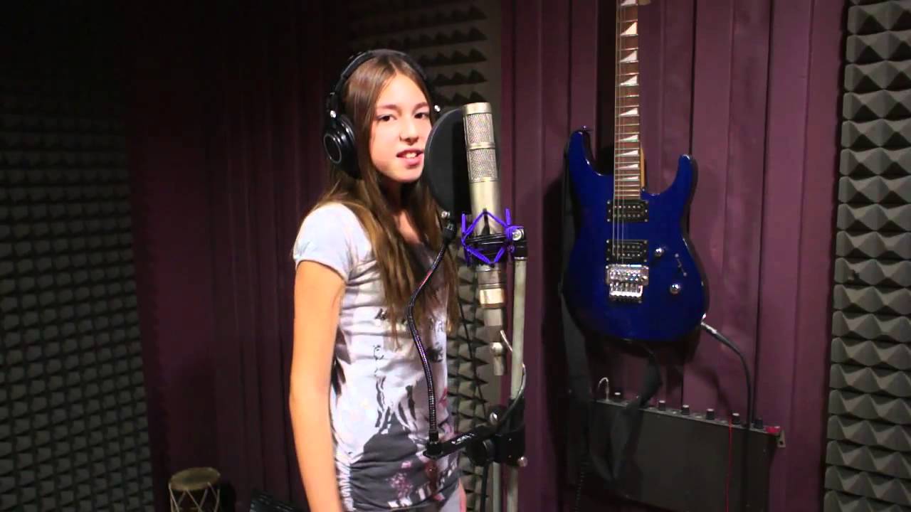 Luana - Can't fight the moonlight (In the style of LeAnn Rimes)