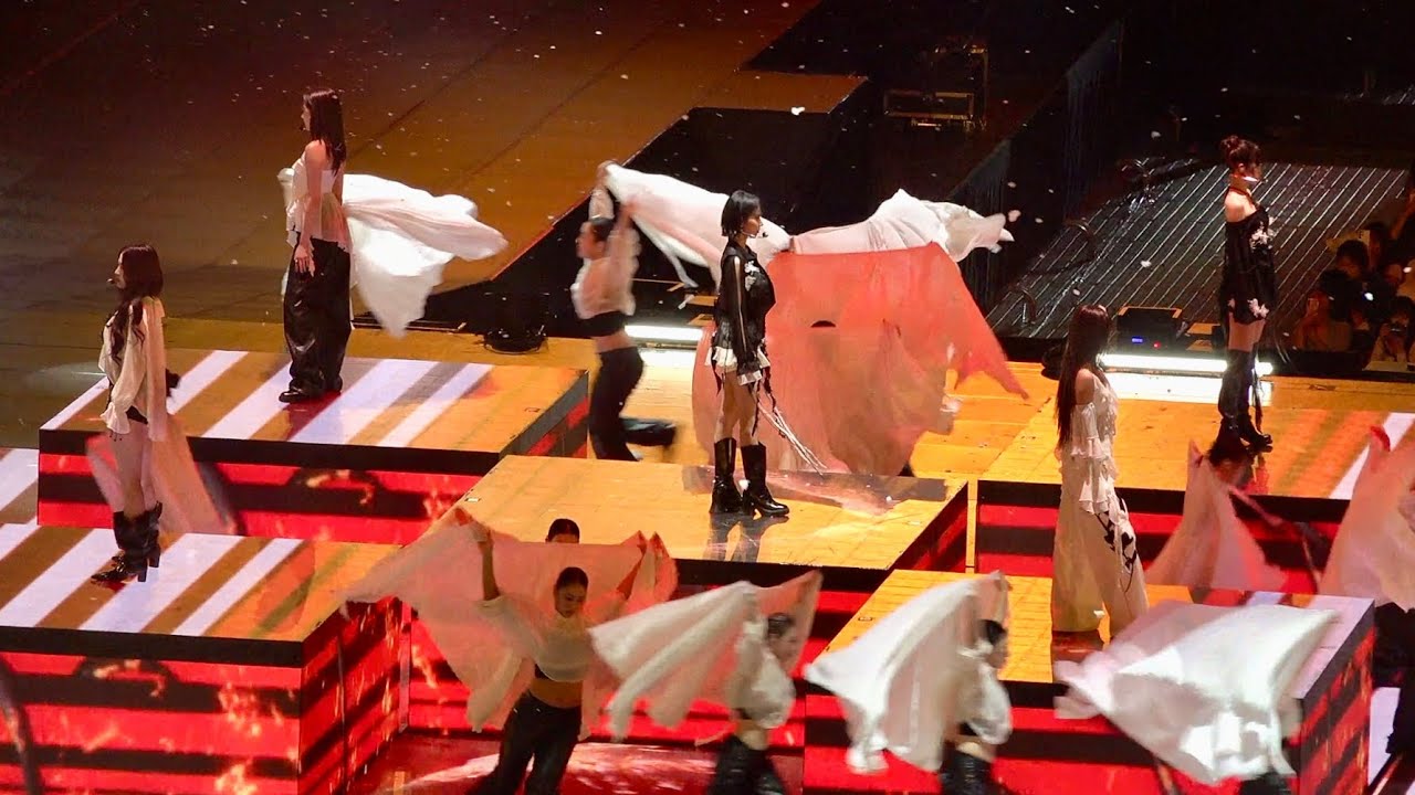 LE SSERAFIM (4K stage)｜Born Fire + Ash + HOT @ 2025 Asia Artist Awards IN KAOHSIUNG 2025.12.06