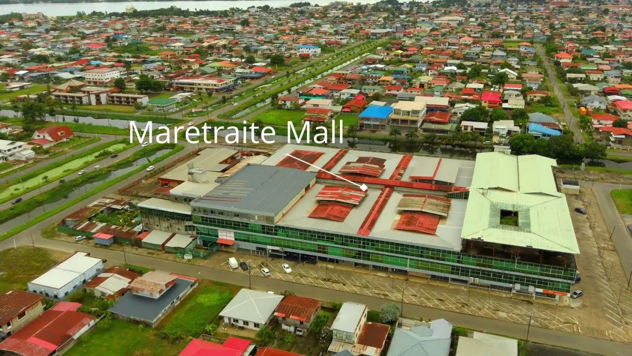 Flying at Maretraite Mall (Suriname)