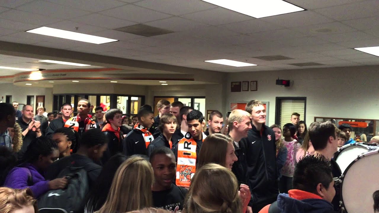 Normal Community band plays fight song for state finalist boys basketball team