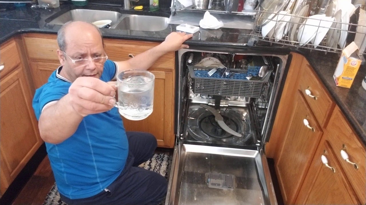 How to clean the inside of a dishwasher || كيفية التخلص من الروائح الكريهه فى غسالات الاطباق