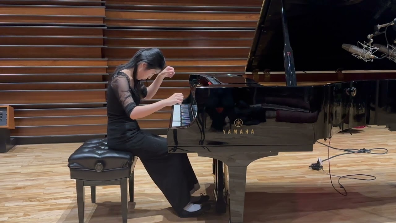 Claude Debussy - Reflets dans l’eau (Reflets dans l'eau) - Performed by Tiffany Feng