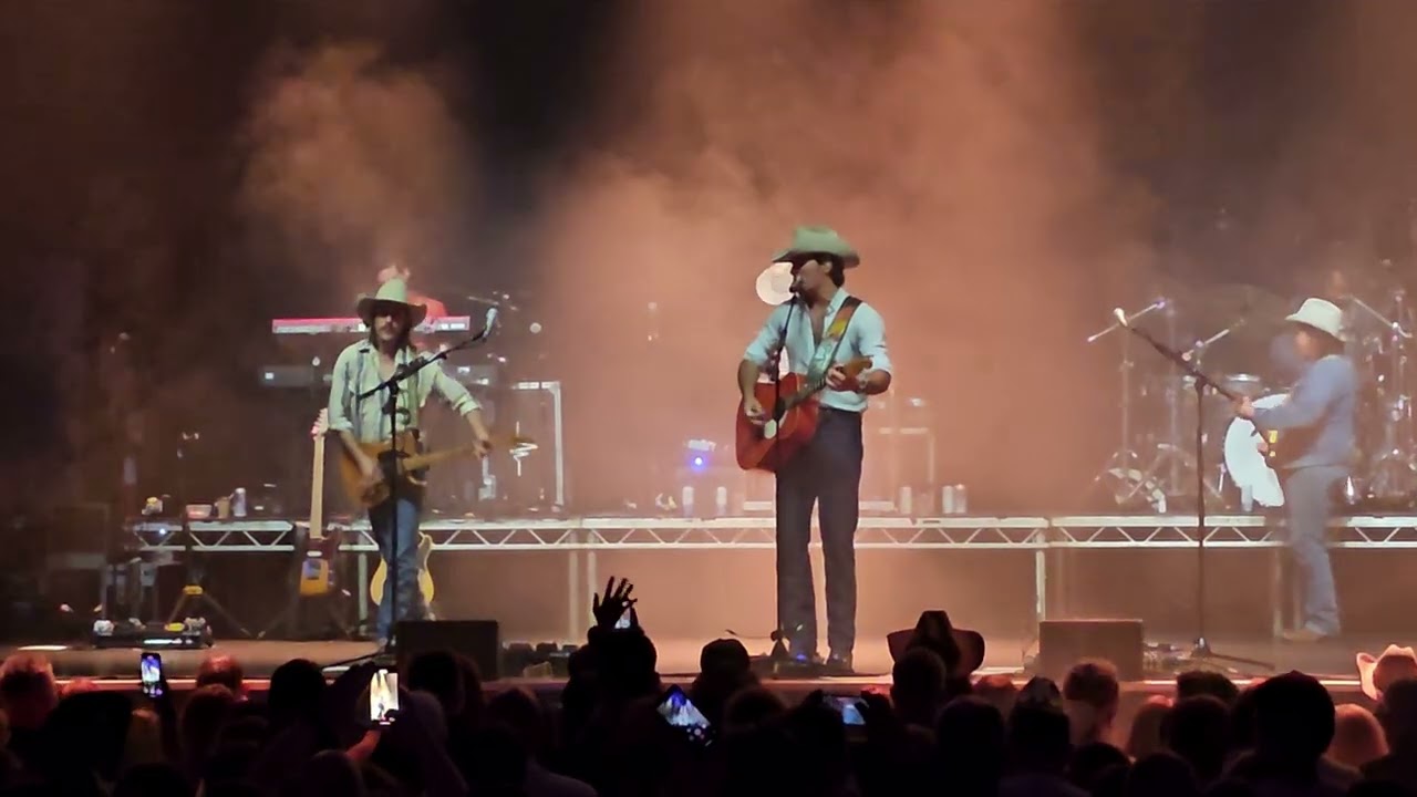 Midland - Champagne Supernova (Oasis cover) at the 02 Academy in Glasgow, Scotland 06/09/2025