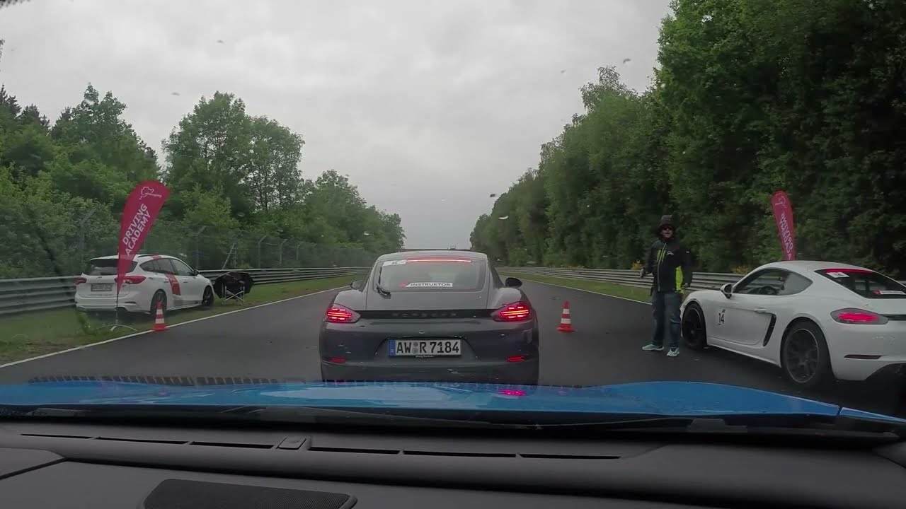 Nürburgring Nordschleife - Sportfahrertraining XL - Beginn geführtes Fahren (feucht / langsam)