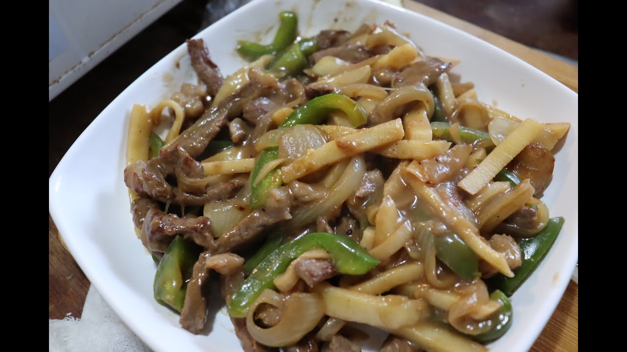 Tinjaorossu (Chinjaorosu, Jinjaorosu): Carne com pimentão e broto de bambu