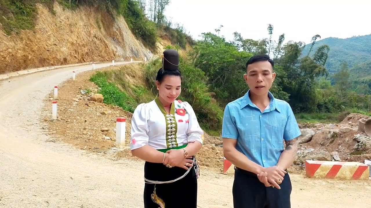 Hai nghệ nhân mới gặp nhau hát rất hay mọi người ơi hãy chia sẻ cho em với ạ 