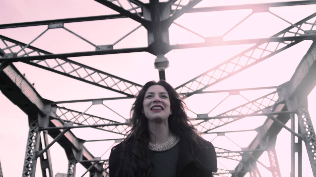 LA RAYADA - Extra&ntilde;arte (Videoclip oficial)