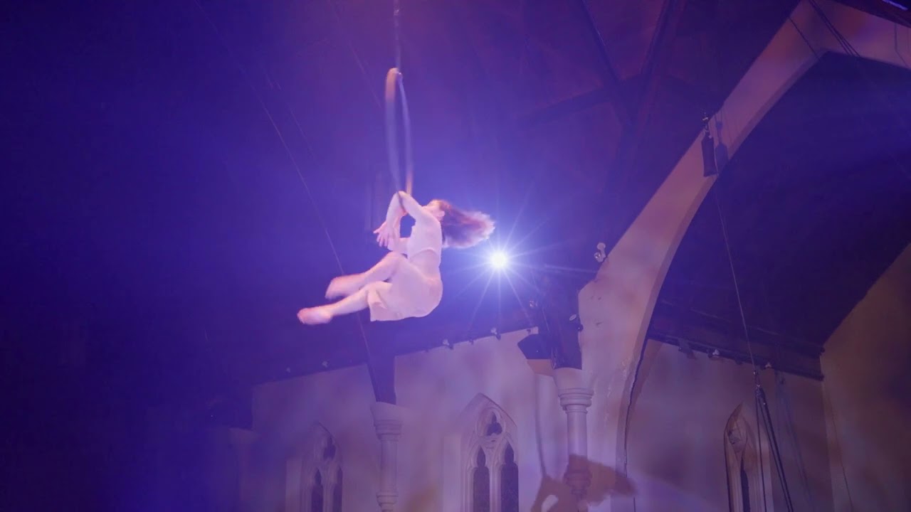 Aerial hoop act 