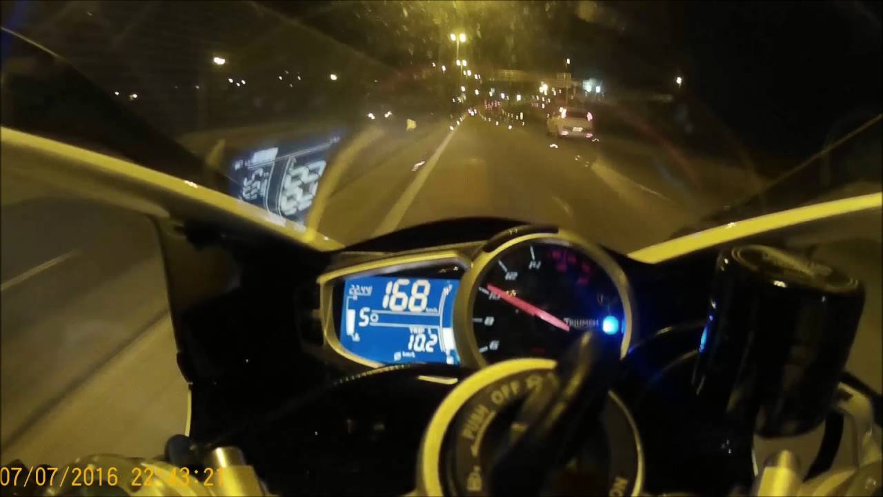Daytona 675r x Speed Triple 1050