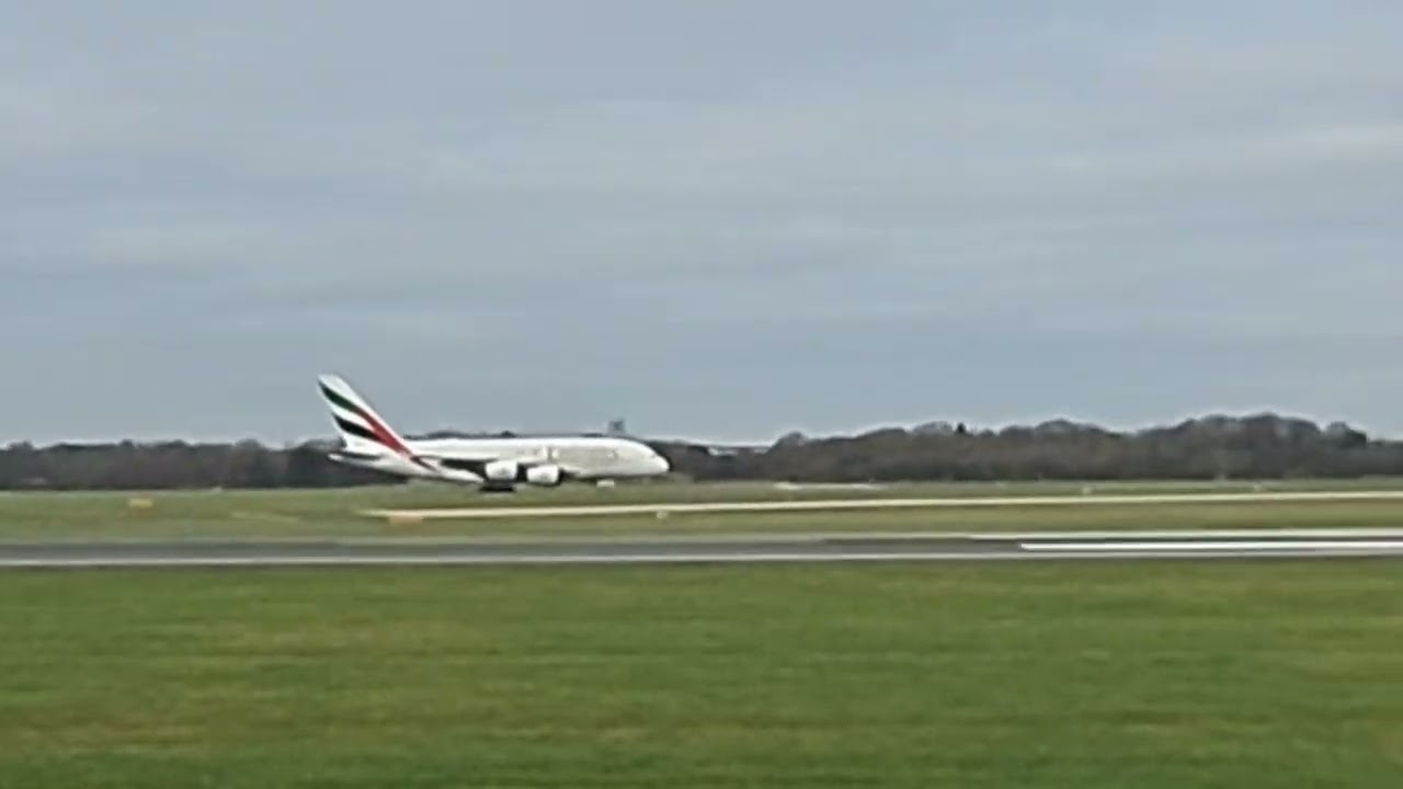 Live Manchester Airport January 2026. MAN EGCC.