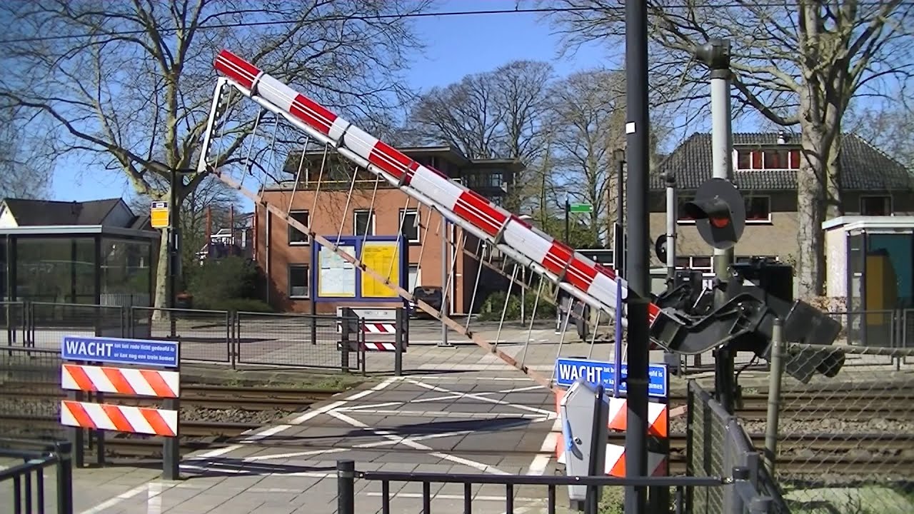 Spoorwegovergang Wijhe // Dutch railroad crossing
