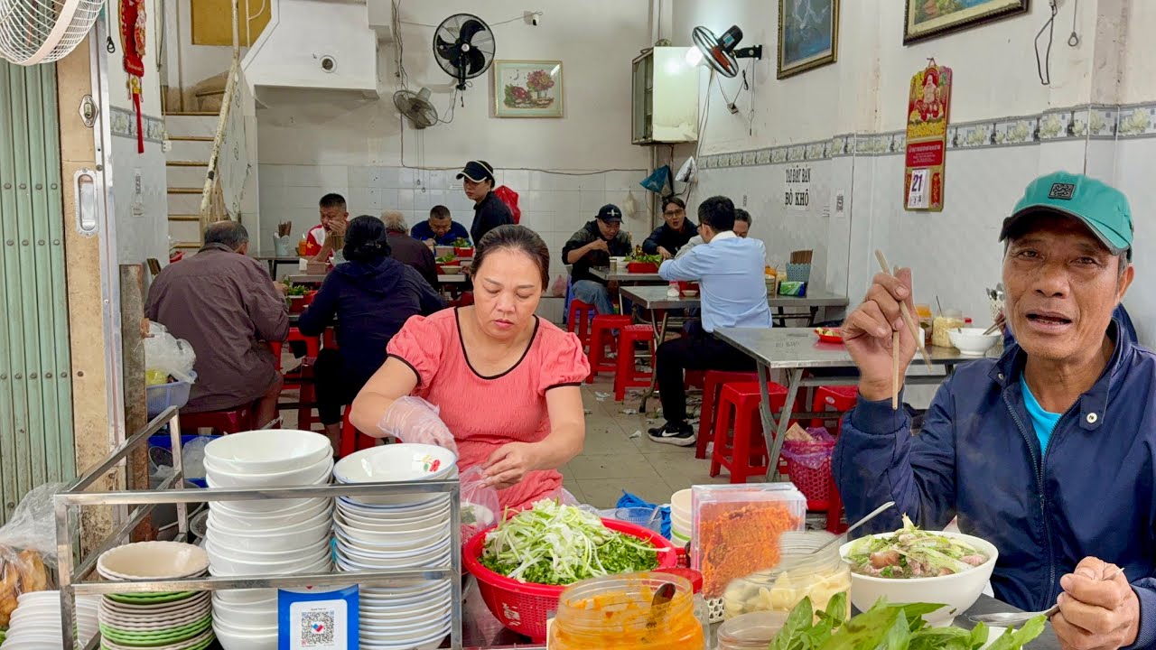 Quán Phở Ba Bảy Năm Trong Hẻm Nhỏ | Chưa Đến Nơi Đã Thấy Đói Bụng 